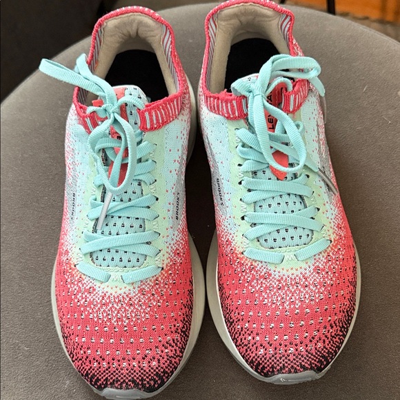 Brooks Vevitate 2 Womens 6.5 Running Shoe Coral, Blue & Black Knit - Picture 2 of 11